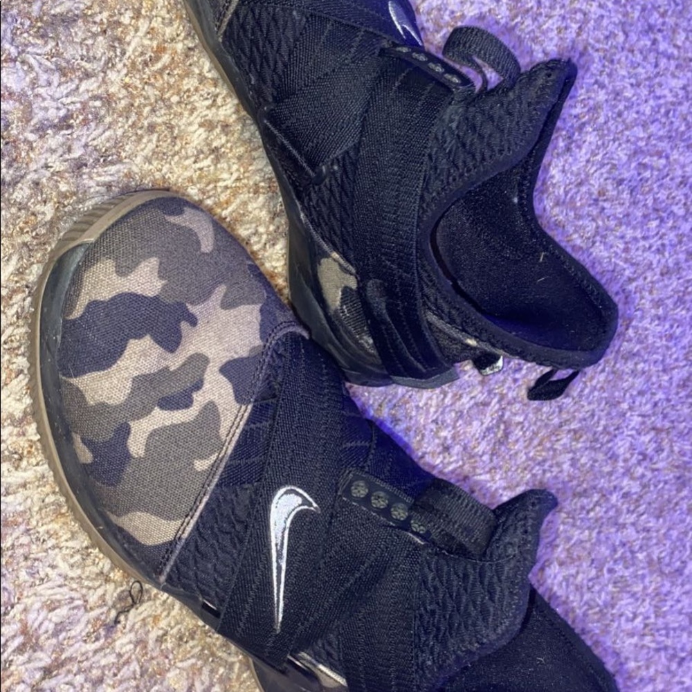 LeBron 14 Size 6Y